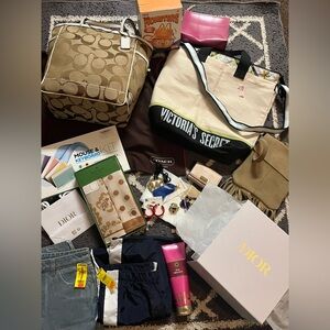 Closet Support Bundle Clear out π₯π₯π₯